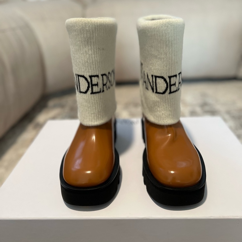 JW Anderson - Picture 8 of 8
